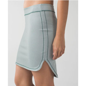 Lululemon Mini High Waisted Athleisure Slip on Skirt in Teal Heathered Grey sz 6